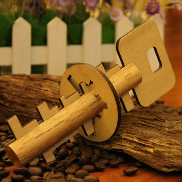 Children's wooden key puzzle