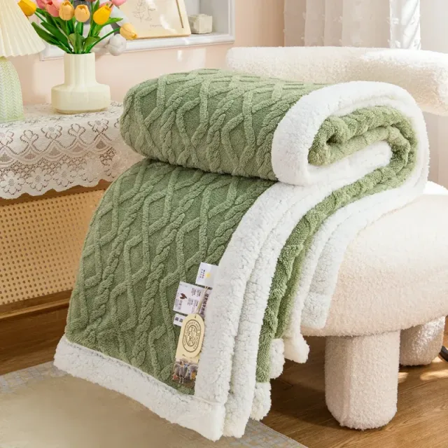 Warm and soft blanket made of wool and sherpa fleece, double-sided