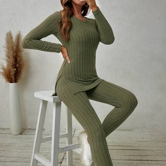 Ladies' two-piece set in ribbed knit - long sleeves, slit, bell bottoms