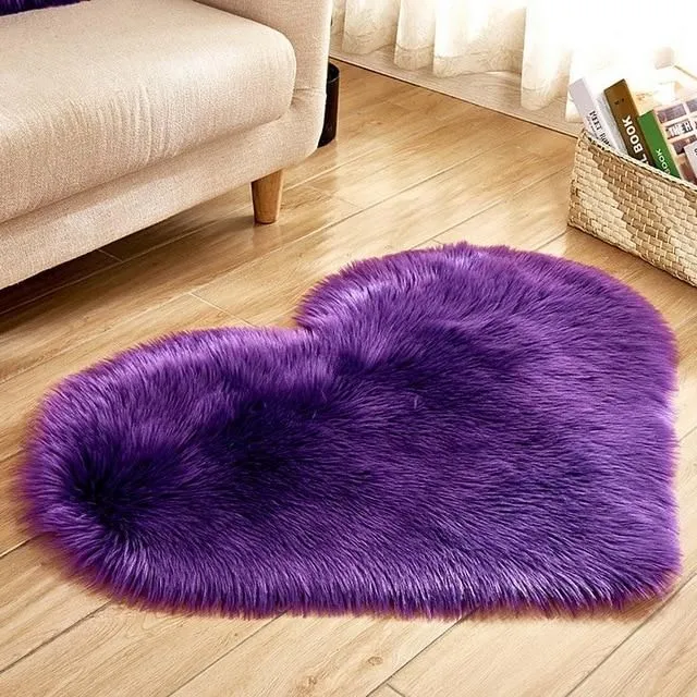 Hairy carpet in the shape of a heart purple 30x40cm-long-velvet