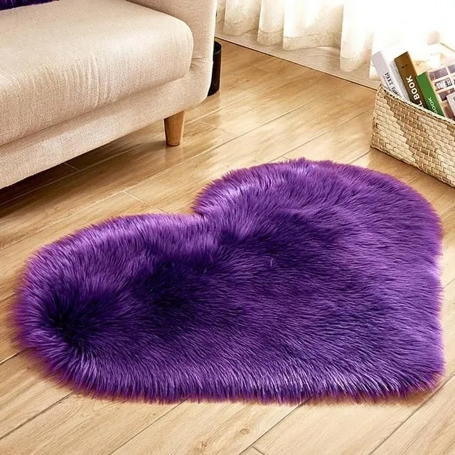 Chlpatý koberec v tvare srdca purple 40x50cm-long-velvet