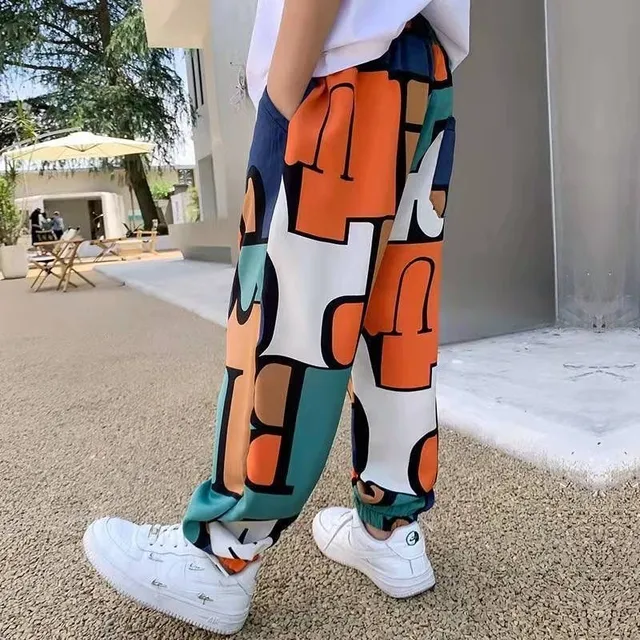 Pantaloni de trening casual pentru copii cu motiv Graffiti