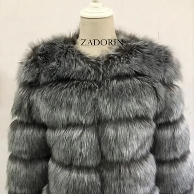 Elegant short faux fur coat