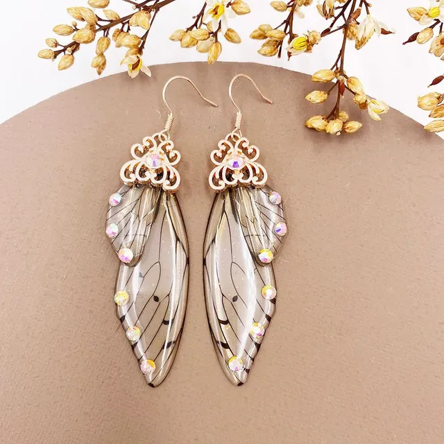 Earrings with fairy-tale wings