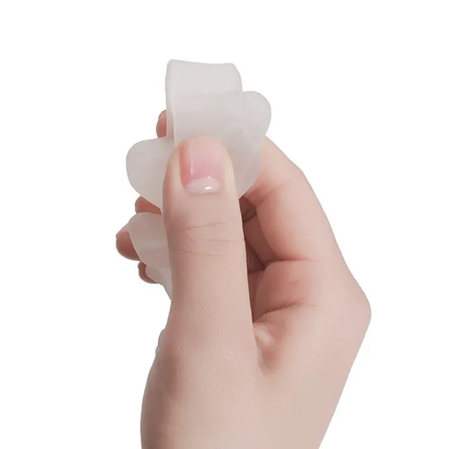 Relaxing silicone finger separators