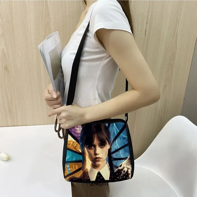 Geantă crossbody unisex cu motive din seria TV preferată Wednesday