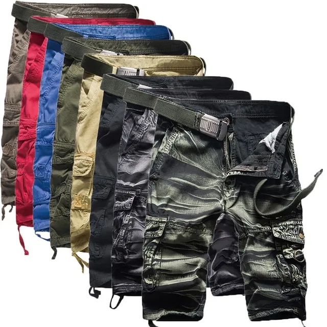 Men's comfortable leisure cargo shorts with camouflage pattern