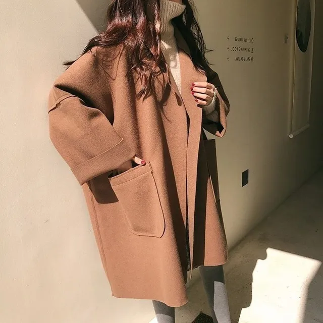 Modern women's luxury oversized coat with wide sleeves in two colour options Prank