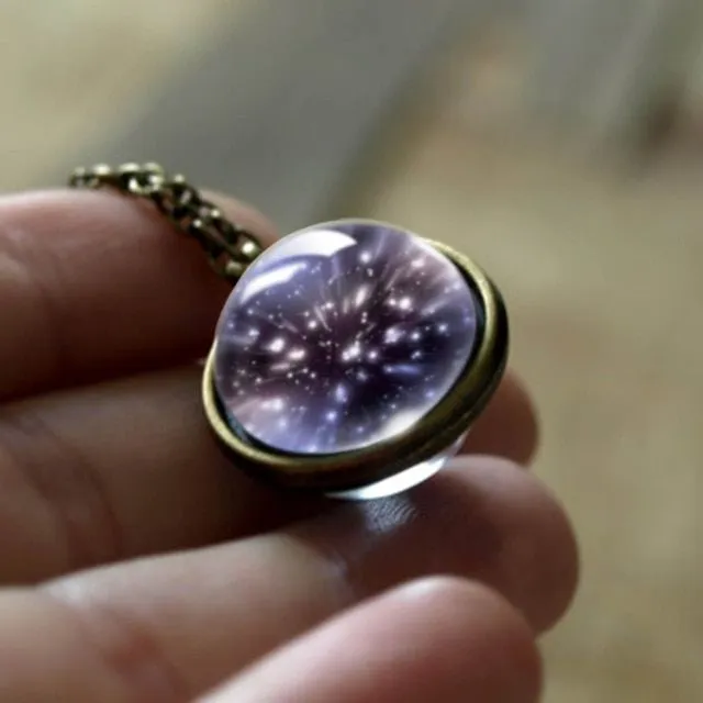 Štýlový náhrdelník s planétou SPACE