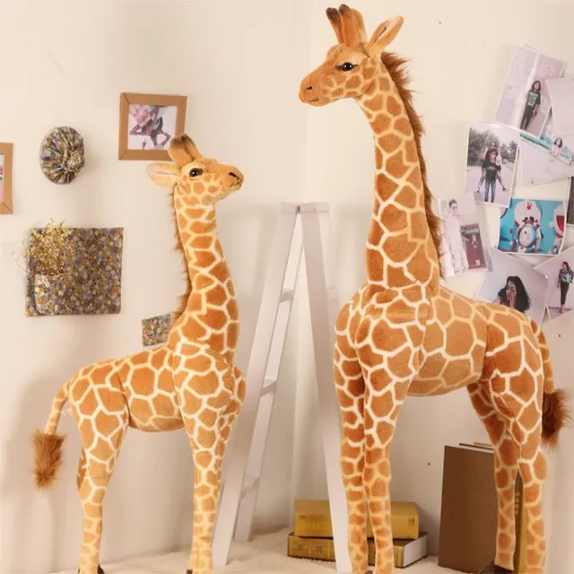 Giraffa alta in peluche