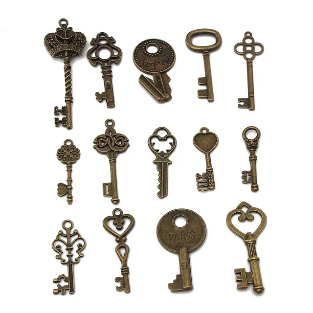 Sada starožitných bronzových klíčů