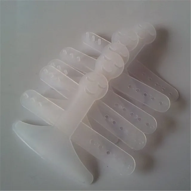 Silicone finger guard during cutting