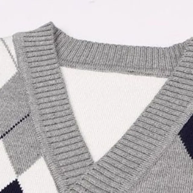 Boy's knitted vest with pattern - 2 colors