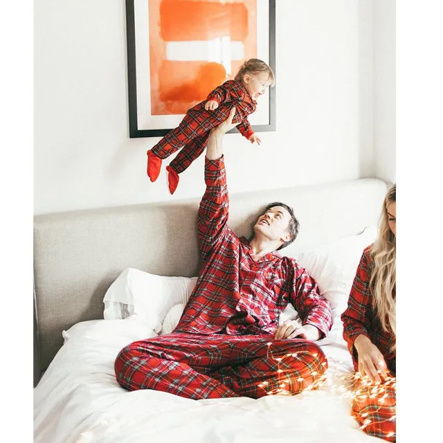 Christmas pyjamas for the whole family Rendano