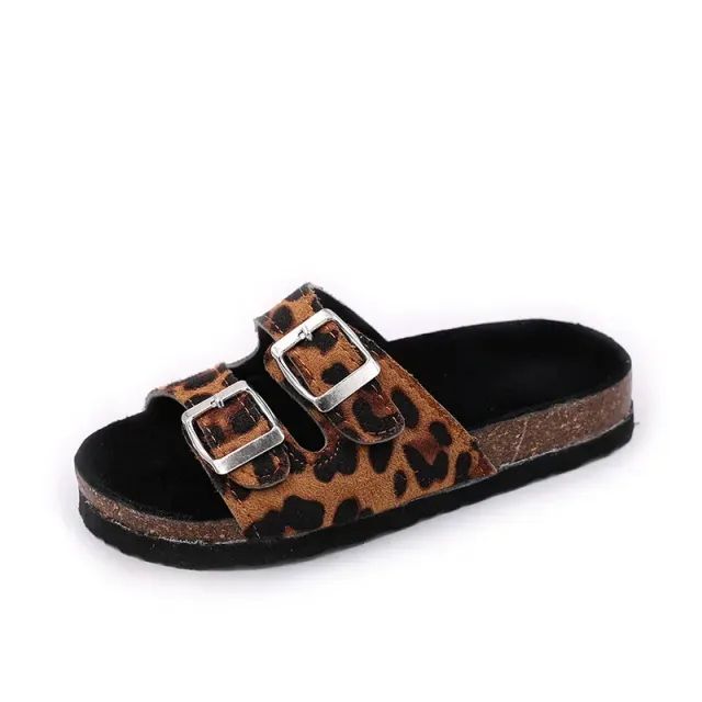 Unisex slippers in various stylish patterns, with buckles and in sizes 33-43