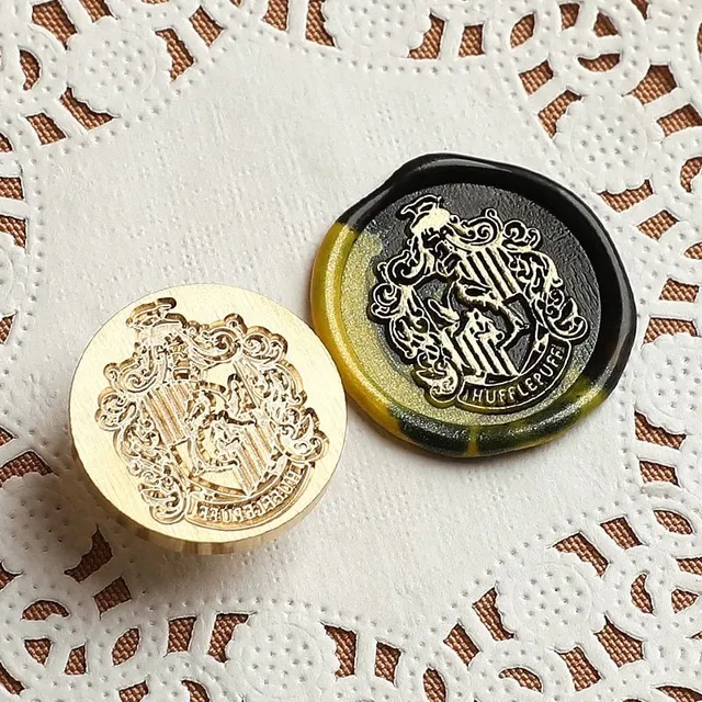 Original seal with Hogwarts crest motif - Harry Potter