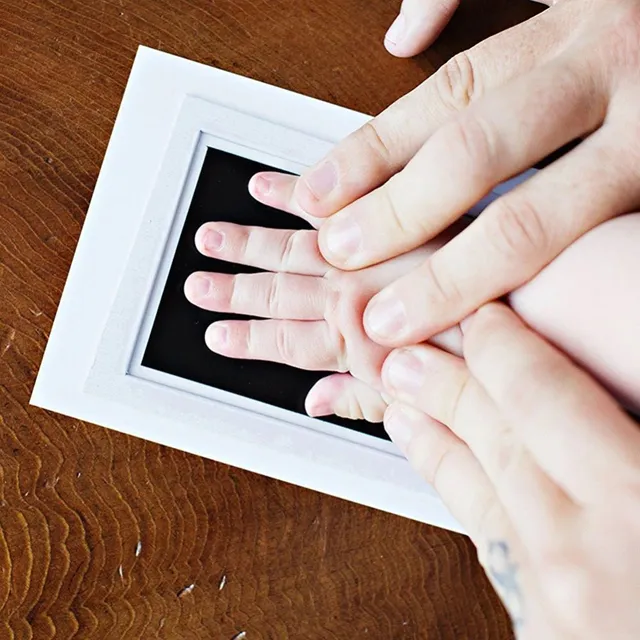 Empreinte de main et de pied pour enfant