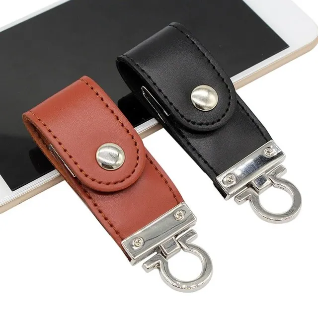 USB flash drive in a GB Margherita leather case