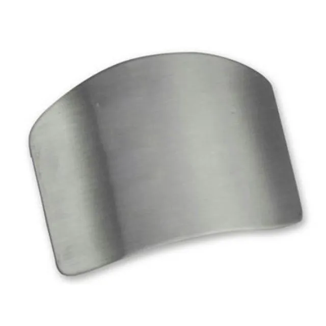 Stainless steel toe protector during cutting