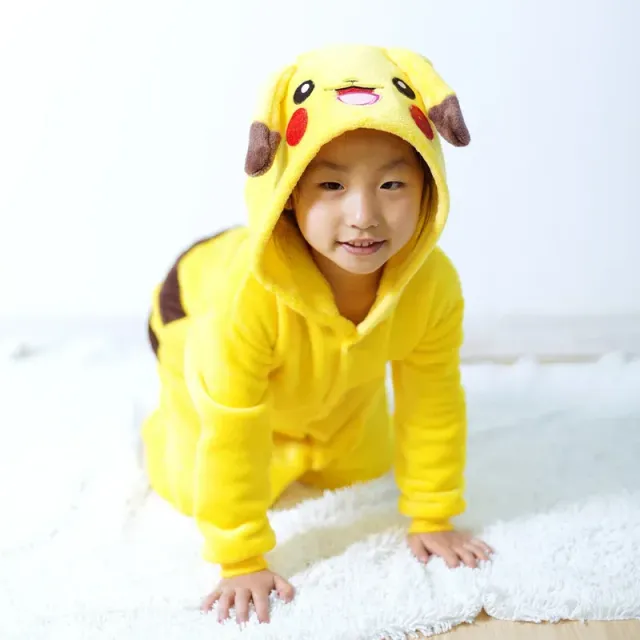 Salopetă pentru copii în designul Pokémon Pikachu