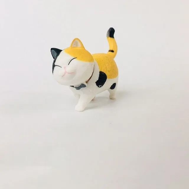 Cat's figurine