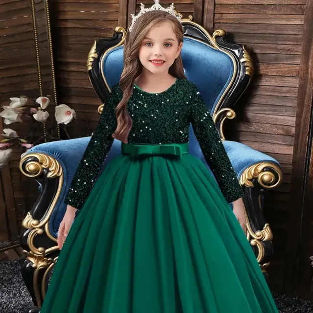 Beautiful dress of a princess with long sleeves, tulle stitching and sequins for birthdays, weddings, beauty contests, parties and balls.