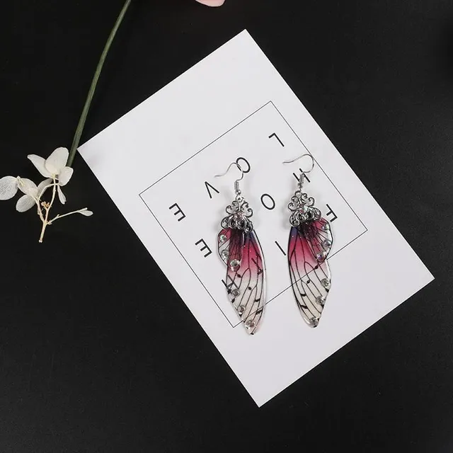 Earrings with butterfly wings