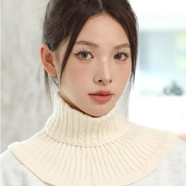 Ladies' collar with ruffles - warm knitted fake collar
