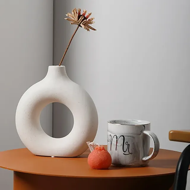 Creative ceramic vase in the shape of a doughnut - Round Hollow Florist