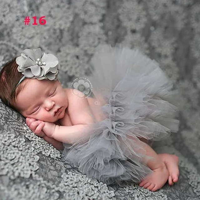 Skirts and headbands for baby photoshooting