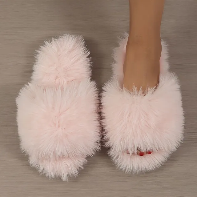 Winter fluffy slippers made of artificial fur with open tip - Warm and comfortable home footwear for women