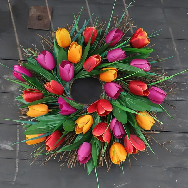 Závesný tulipánový veniec - domáce dekorácie