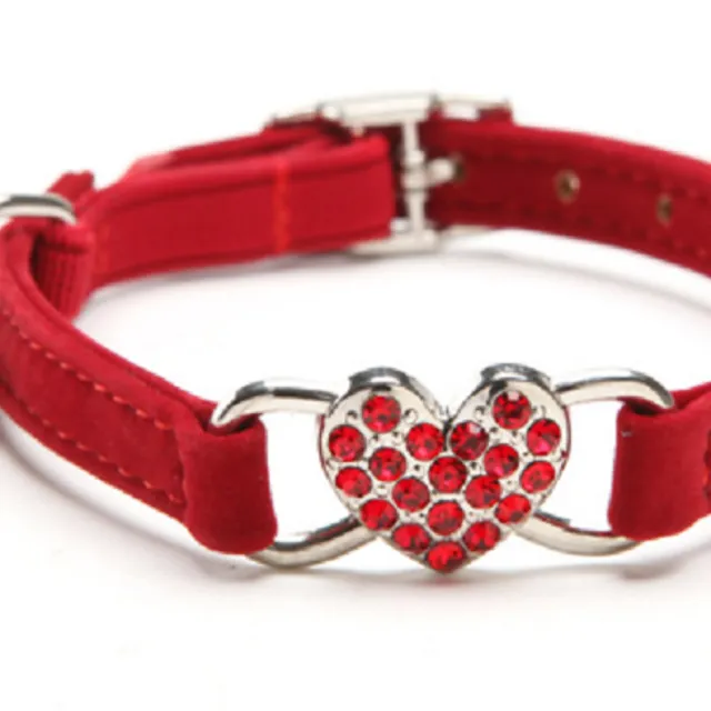 Velvet collar for cat with heart and bell cervena