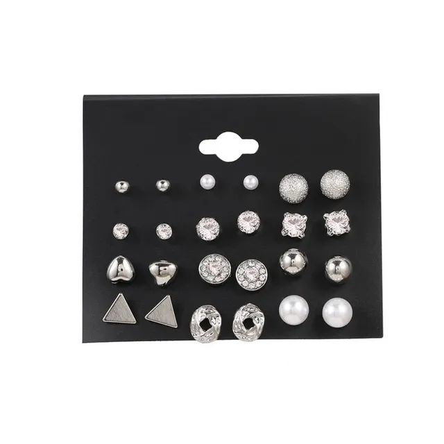 Stylish set of ladies earrings