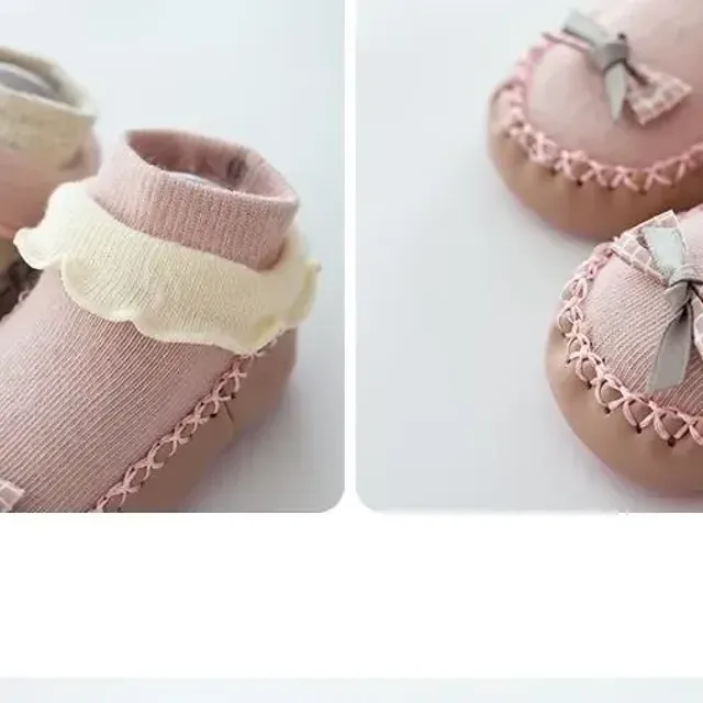 Dětské podzimní/zimní ponožkoboty s mašlí z bavlny pro novorozence a batolata - protiskluzové