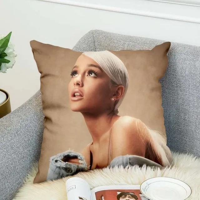 Pillowcase Ariana Grande 45x45cm v7