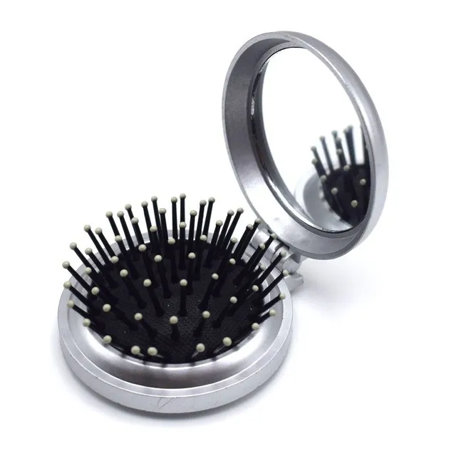 Travel brush for hair