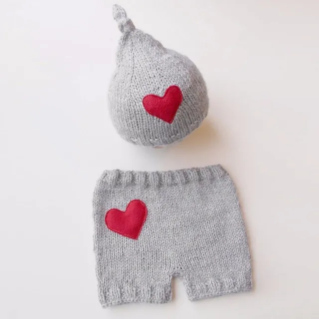 Babies' set of hats and shorts