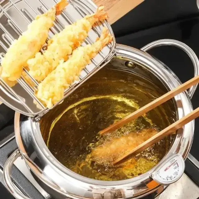 Stainless steel fryer on tempura with lid and thermometer in Japanese style - Simple for cleaning - Suitable for all types of stoves