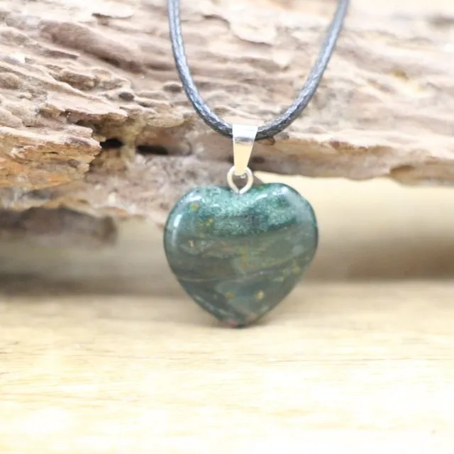 Beautiful necklace with heart-shaped pendant made of mineral with healing effects of Orcha