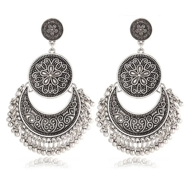 Original modern robust vintage earrings with luxurious extravagant Azaan appearance