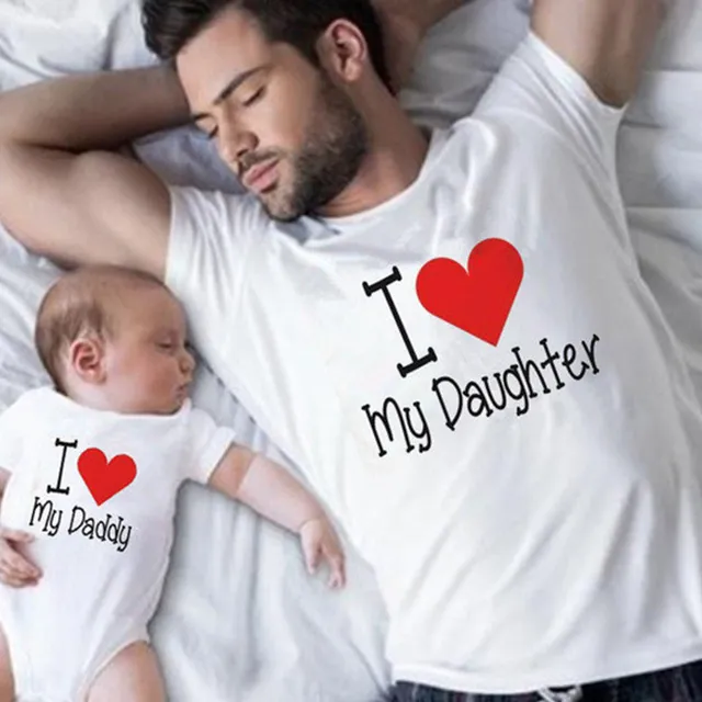 Funny simple t-shirt with short sleeves for baby and daddy