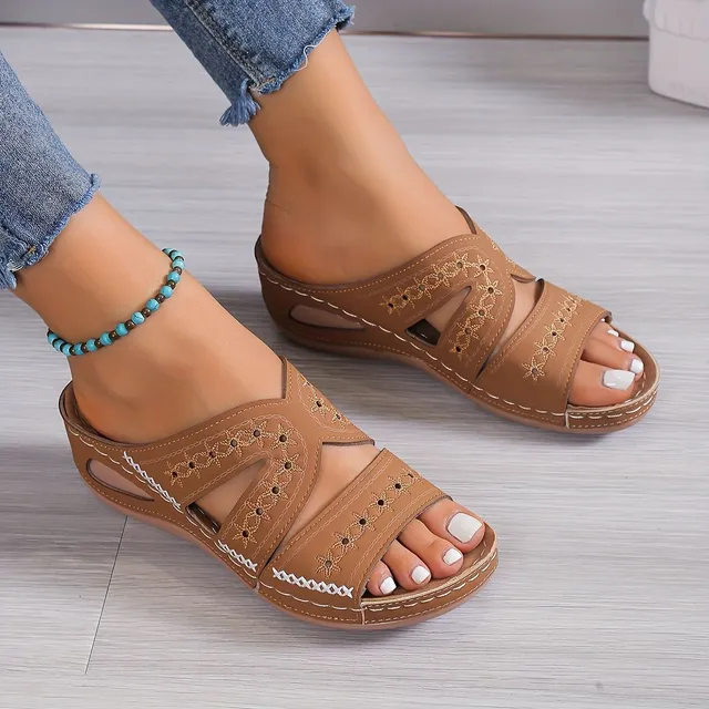 Women's lap sandals with open tip and leisure platform