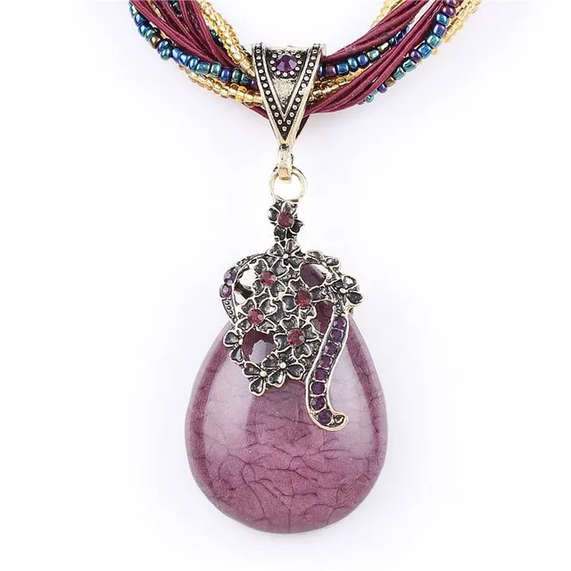 Dámský náhrdelník z korálků s pávem