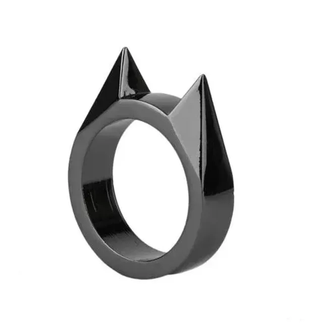 Stylish unisex ring designed for self-defense - 3 colors