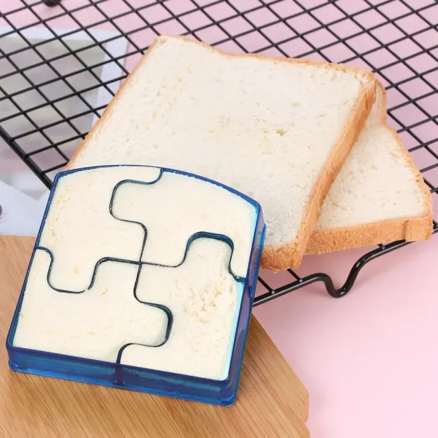 Set universal de decupatoare pentru sandvișuri pentru modelarea ușoară și eficientă a sandvișurilor, produselor de patiserie și biscuiților