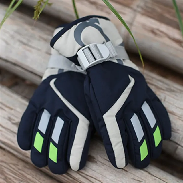 Children's ski gloves of high quality