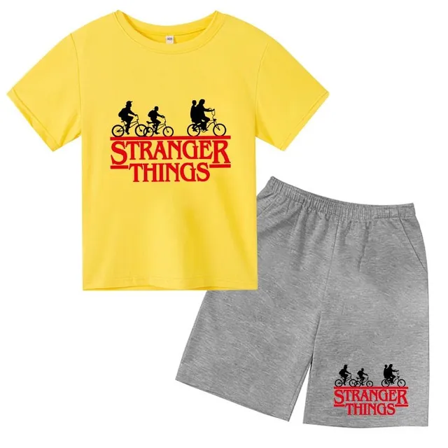 Set sportiv pentru copii cu print Stranger Things - șorturi + tricou