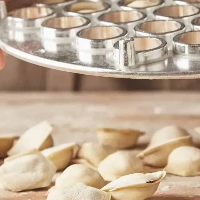 Moule à raviolis en aluminium à 37 trous - moule à dumplings facile pour un repas délicieux, ustensiles de cuisine sûrs