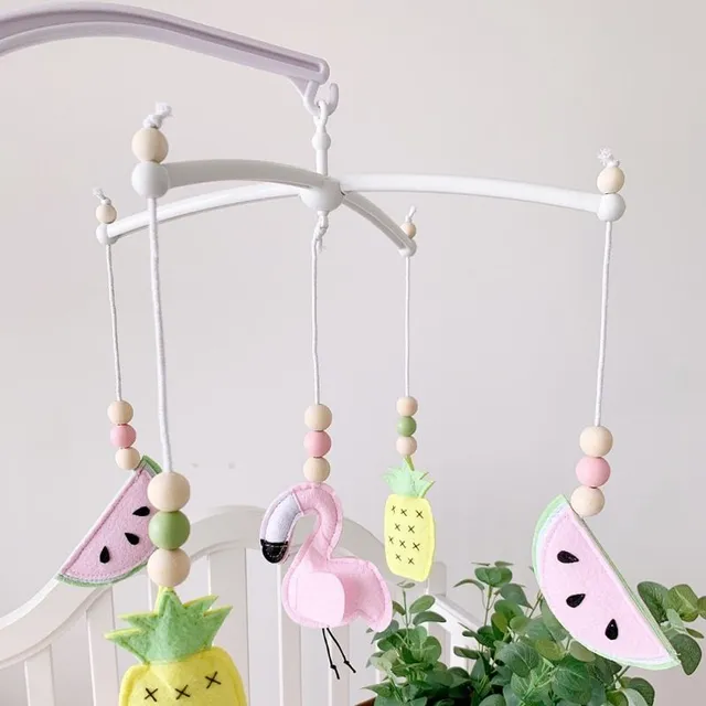 Jouets suspendus mignons pour bébé